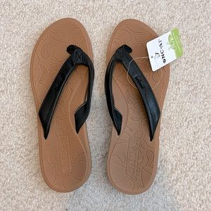 Women’s flip flops